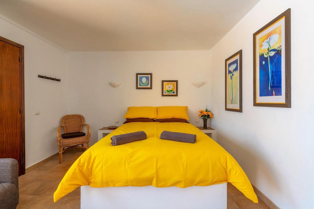 Bed and Breakfast Casa Dos Ninos Сан-Бартоломеу-де-Мессинеш Экстерьер фото