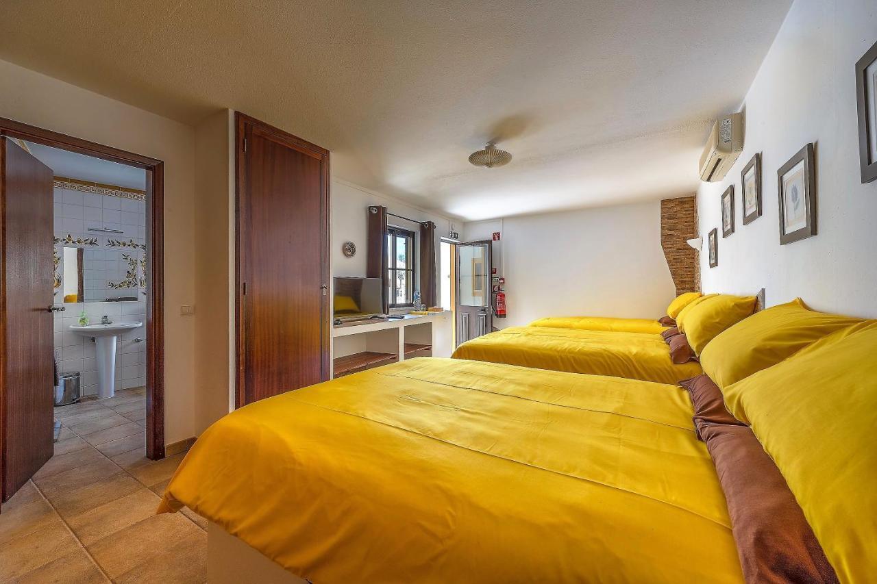 Bed and Breakfast Casa Dos Ninos Сан-Бартоломеу-де-Мессинеш Экстерьер фото