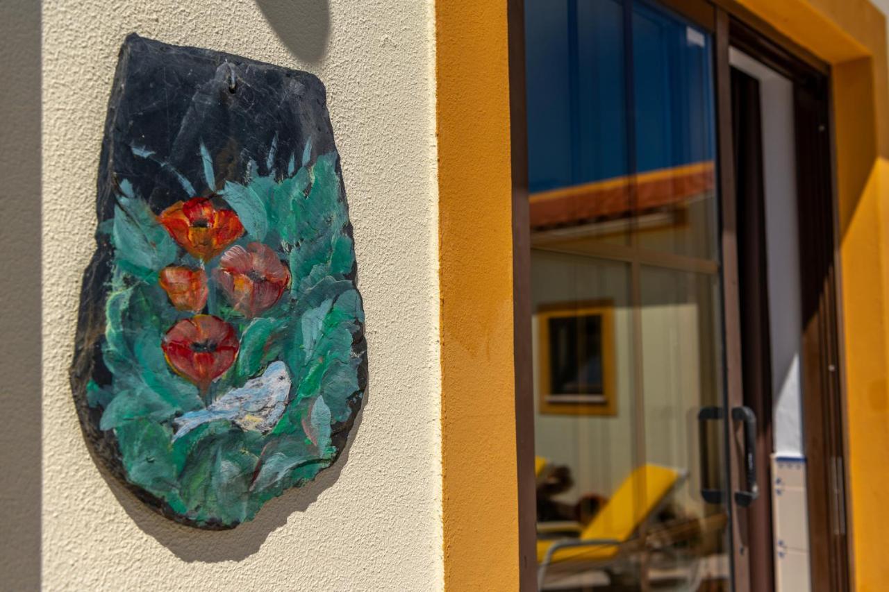 Bed and Breakfast Casa Dos Ninos Сан-Бартоломеу-де-Мессинеш Экстерьер фото