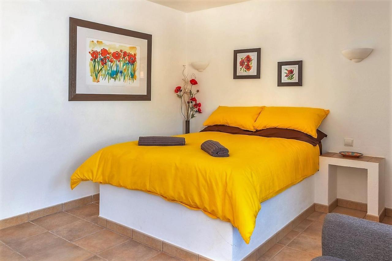 Bed and Breakfast Casa Dos Ninos Сан-Бартоломеу-де-Мессинеш Экстерьер фото