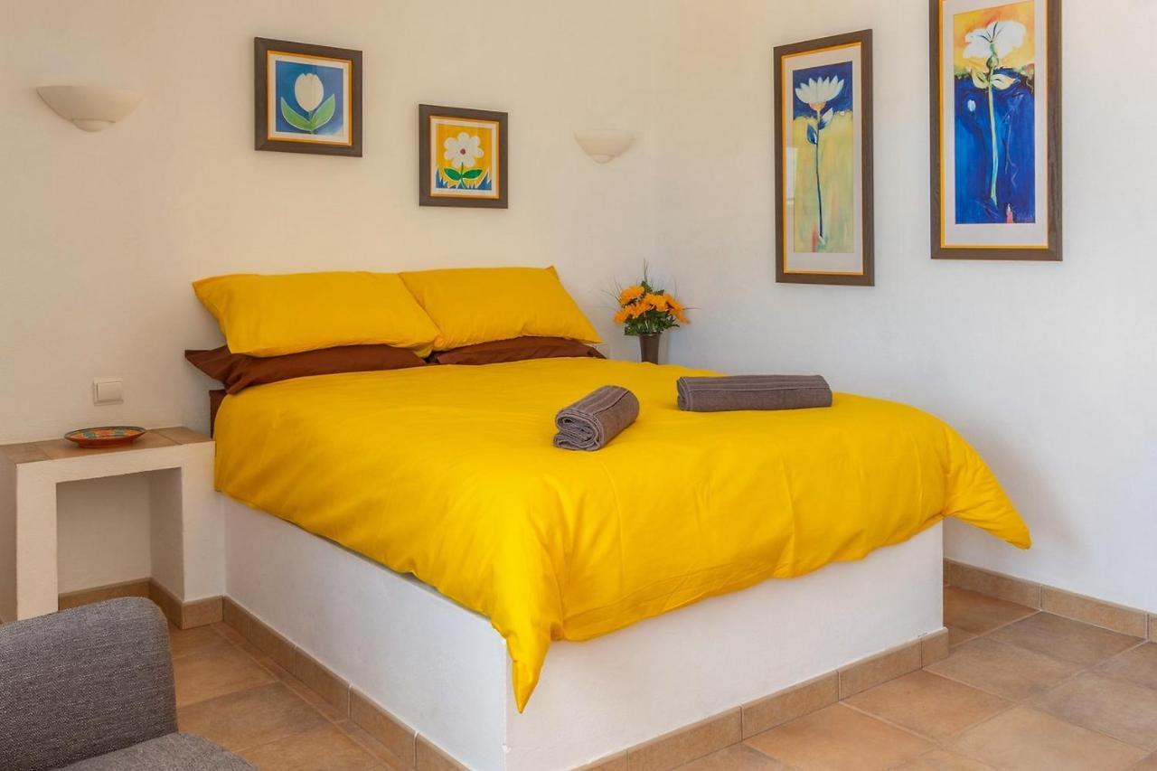 Bed and Breakfast Casa Dos Ninos Сан-Бартоломеу-де-Мессинеш Экстерьер фото